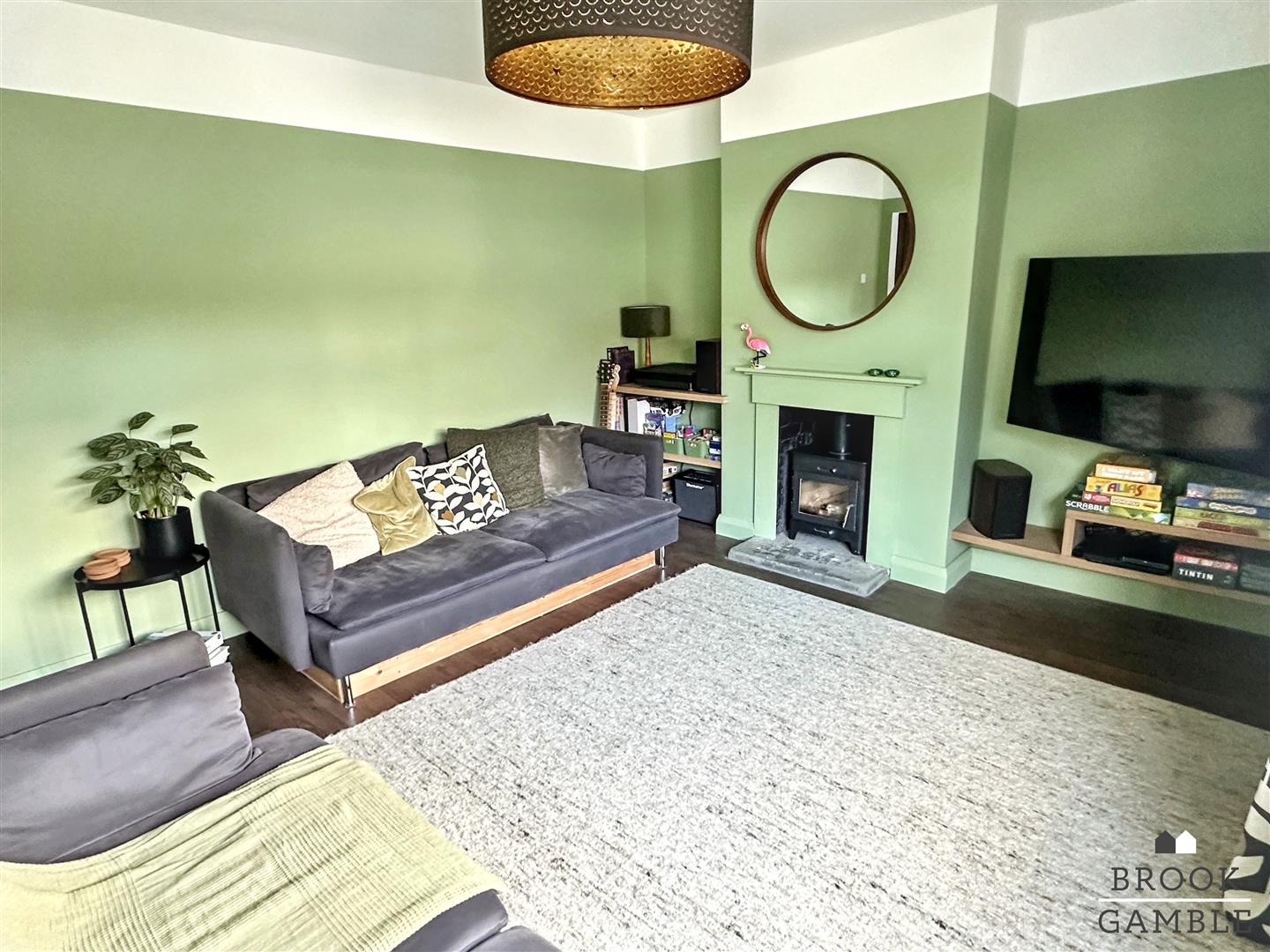 3 Bedroom House. Avard Crescent in Eastbourne, East Sussex 4